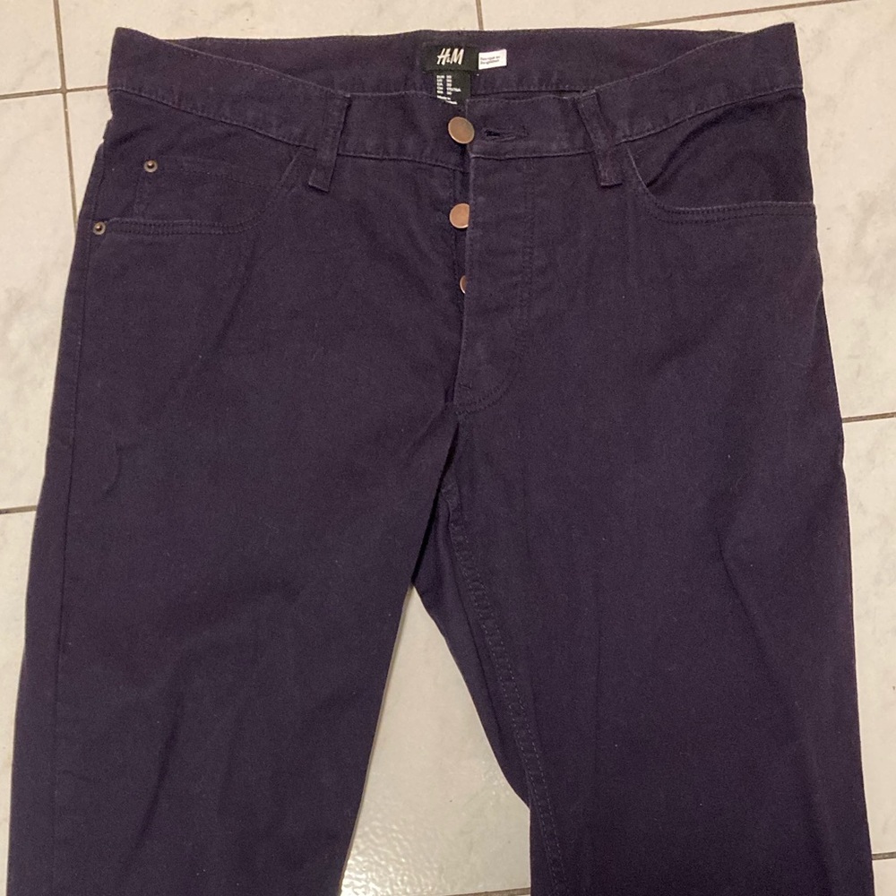 H&M Slim-Fit Button-Fly Cotton Pants. Size 30. Purple.